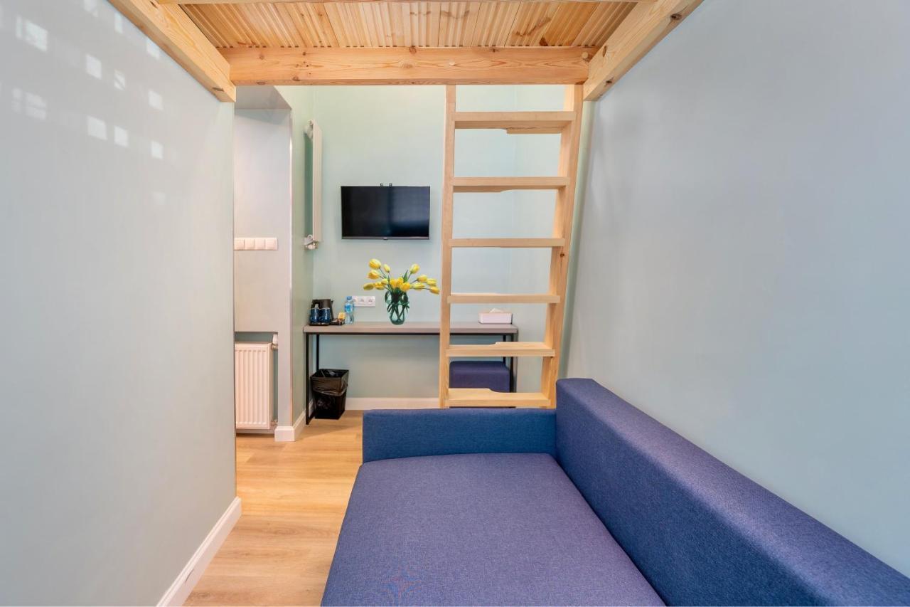 Jess Inn Hostel Rondo Charles De Gaulle Warsawa Bagian luar foto