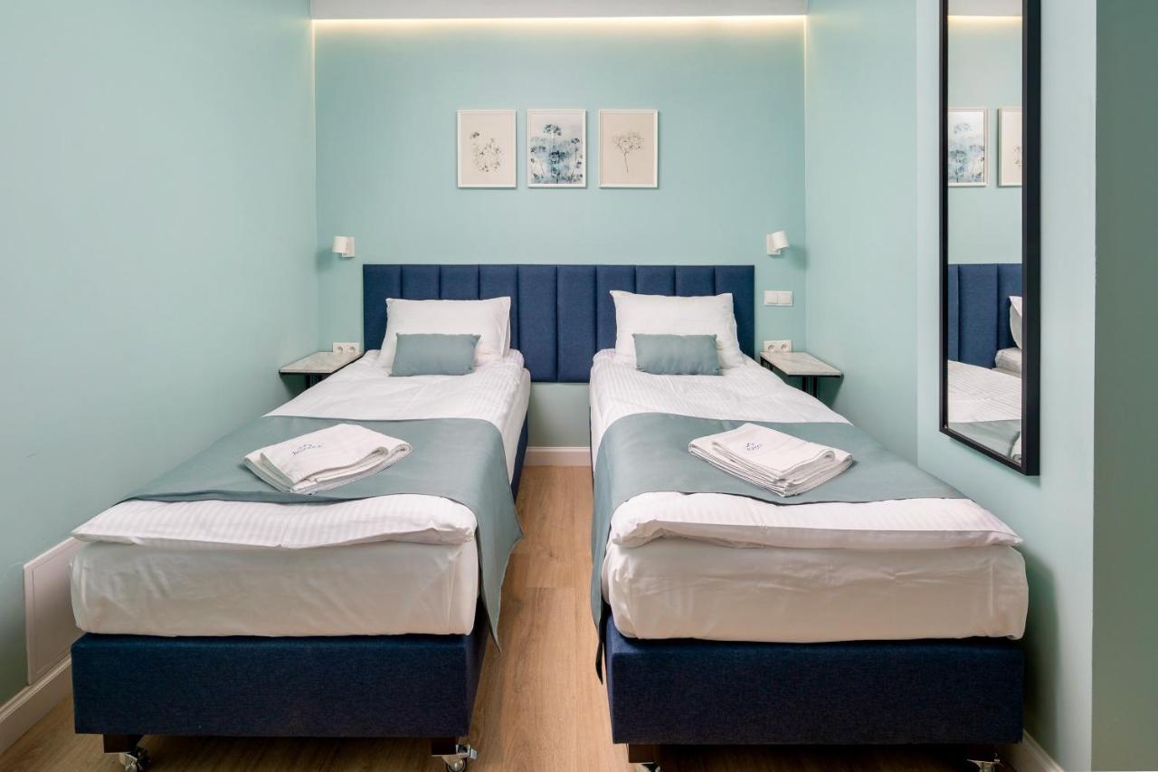 Jess Inn Hostel Rondo Charles De Gaulle Warsawa Bagian luar foto